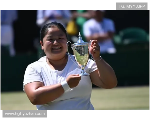 网球赛季最新动态：顶尖选手鏖战四大满贯激烈对决